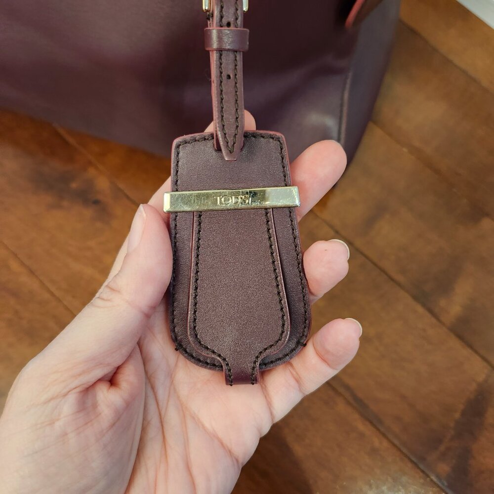 Tod's Burgundy leather cape shoulder bag - Picture 7 of 13